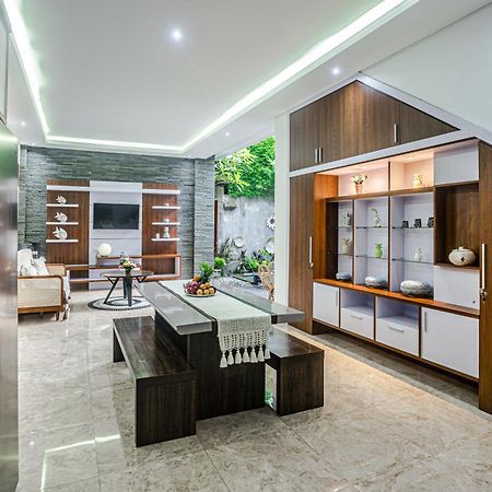 סמיניאק Villa Amelie By Jb Villas מראה חיצוני תמונה