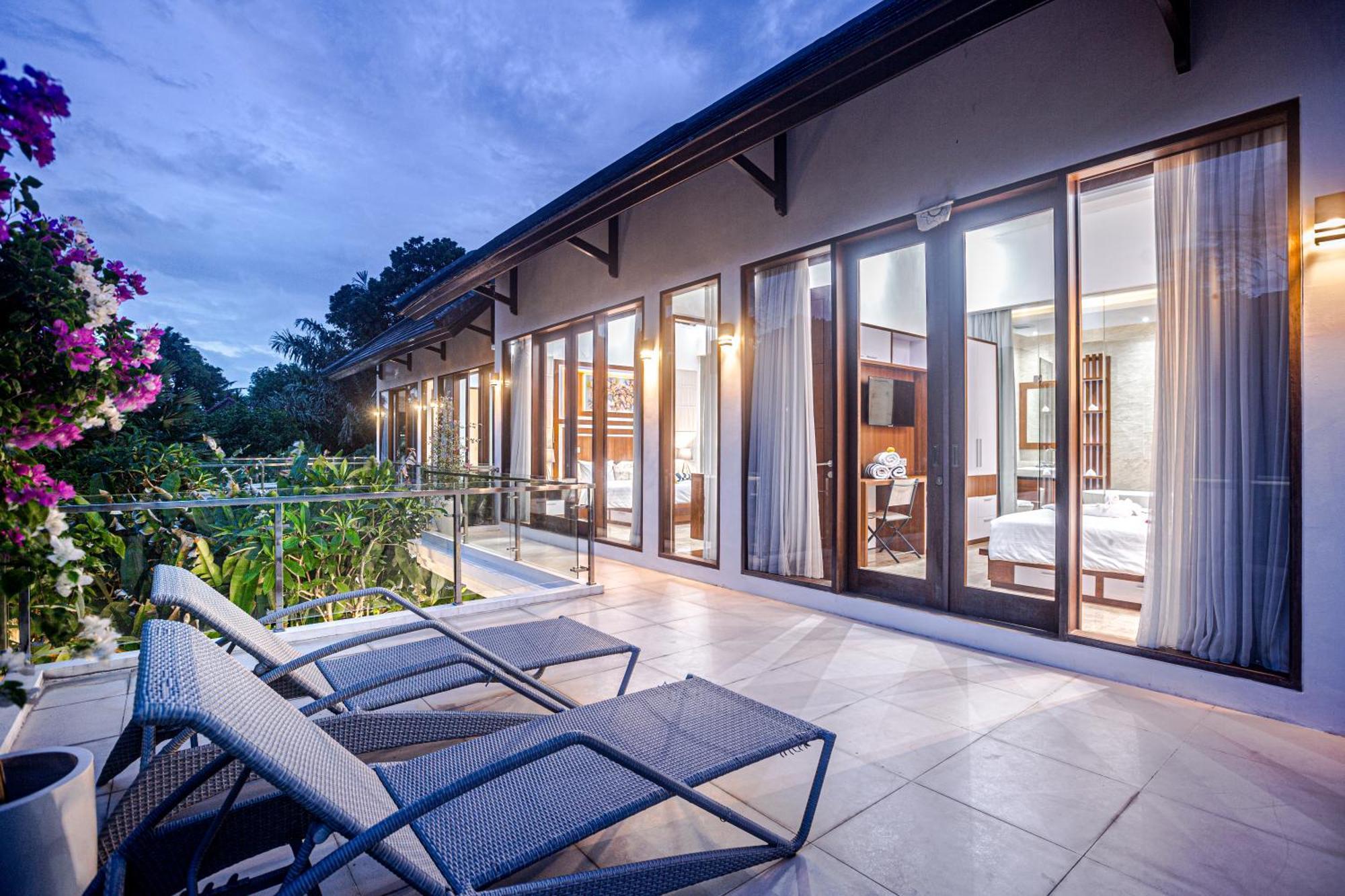 סמיניאק Villa Amelie By Jb Villas מראה חיצוני תמונה
